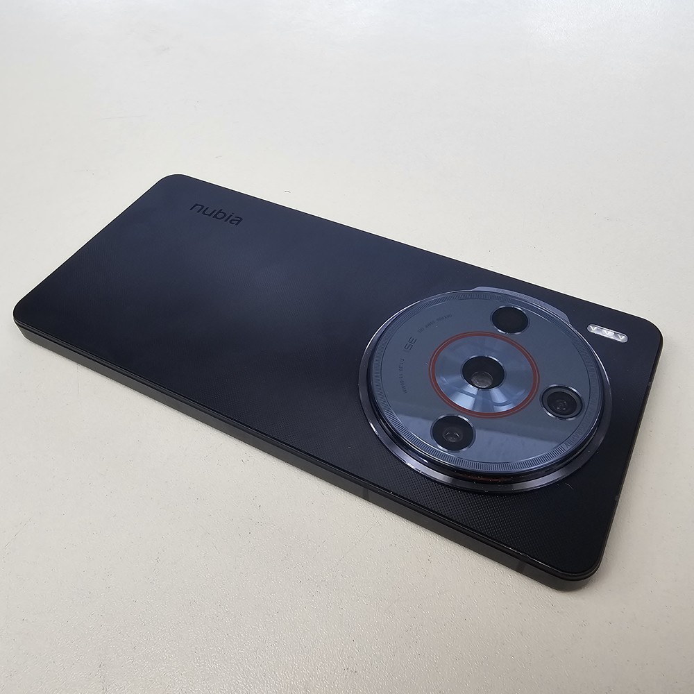 Смартфон Nubia Z60S Pro