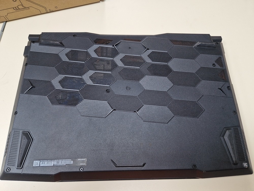 Ноутбук MSI .; Core i5-11260H, GeForce RTX 3050, 16 Гб, 512 GB, Нет