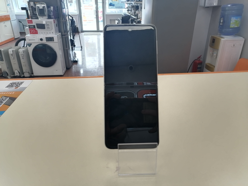 Смартфон Samsung Galaxy Z-Flip 3 8/128