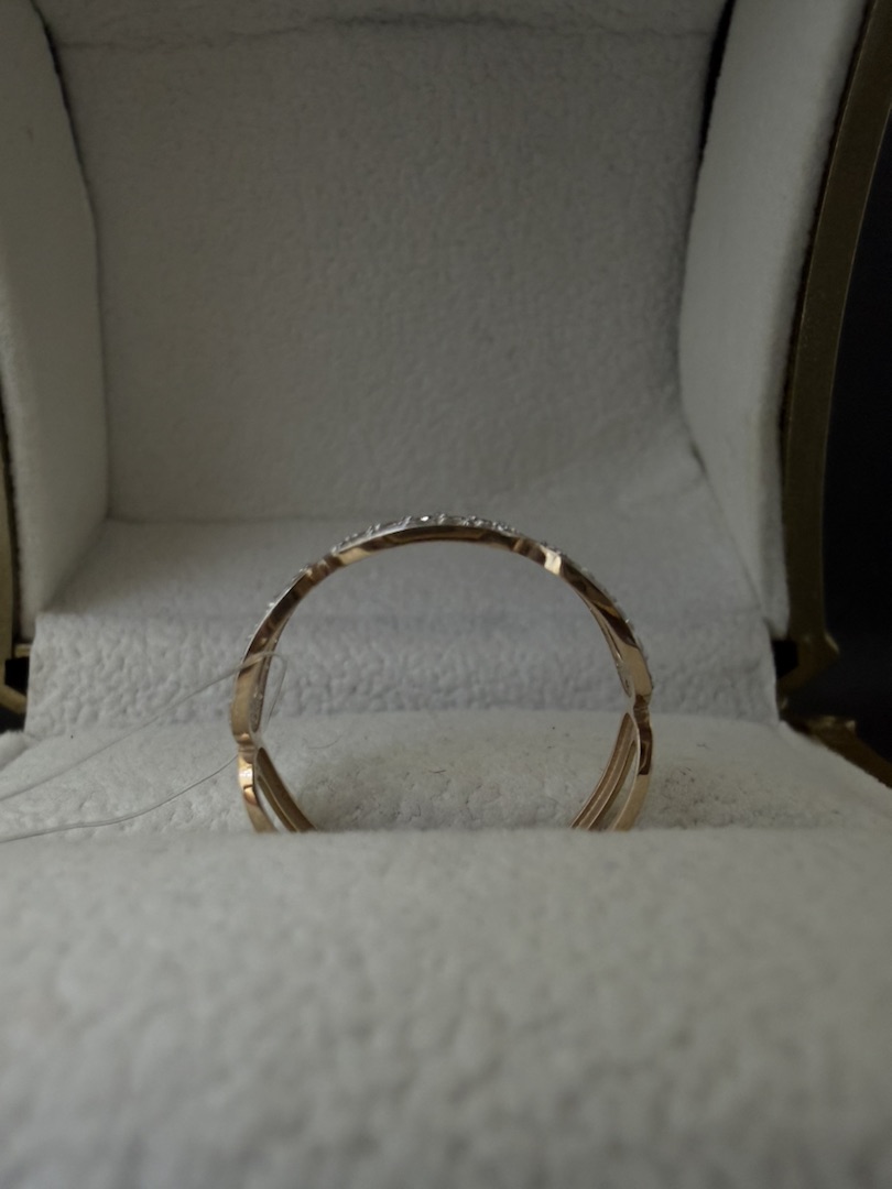 КОЛЬЦО С КАМНЯМИ (Au 585)