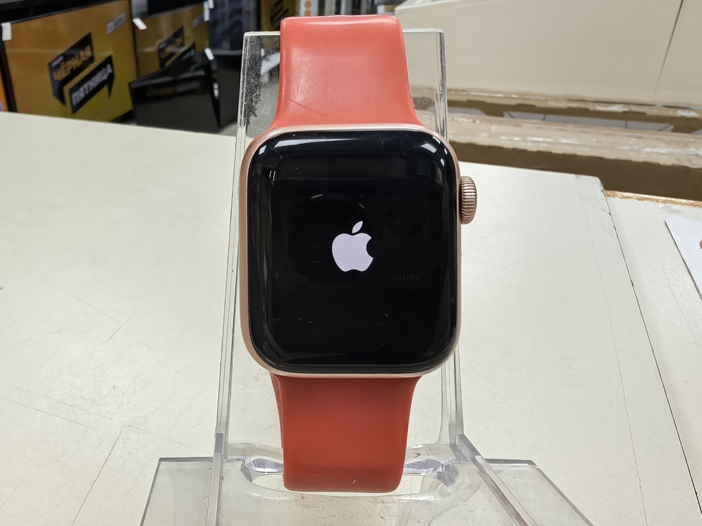 Смарт-часы Apple Watch SE 2020 40mm