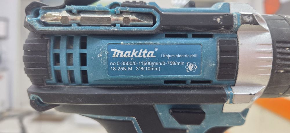 Шуруповерт Makita NoName
