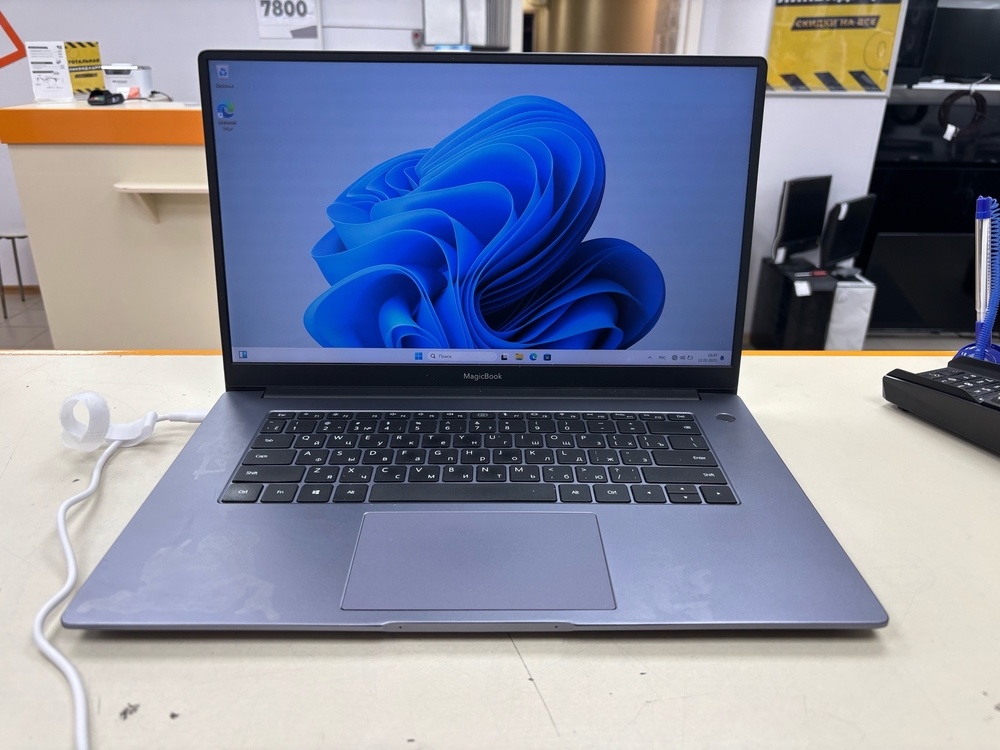 Ноутбук Honor; Ryzen 5 3500U, Radeon Vega 8, 8 Гб, 480 Гб, Нет
