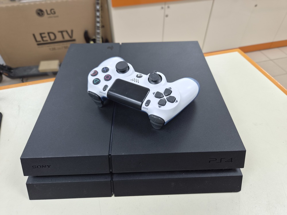 Игровая приставка PlayStation 4 FAT 1Tb