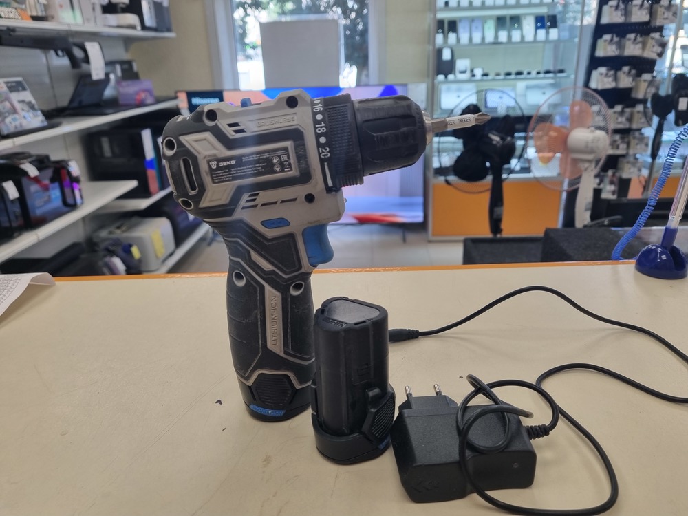 Шуруповерт Deko Sharker 12V PRO