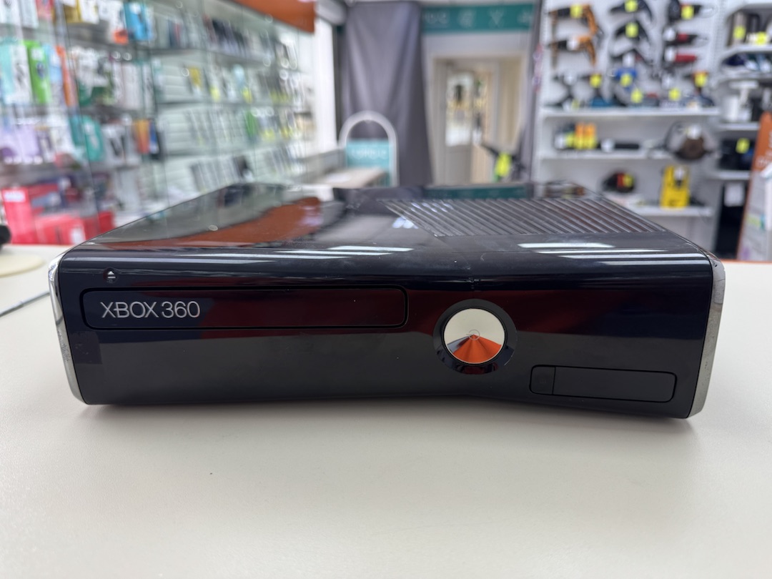 Игровая приставка Xbox 360 S