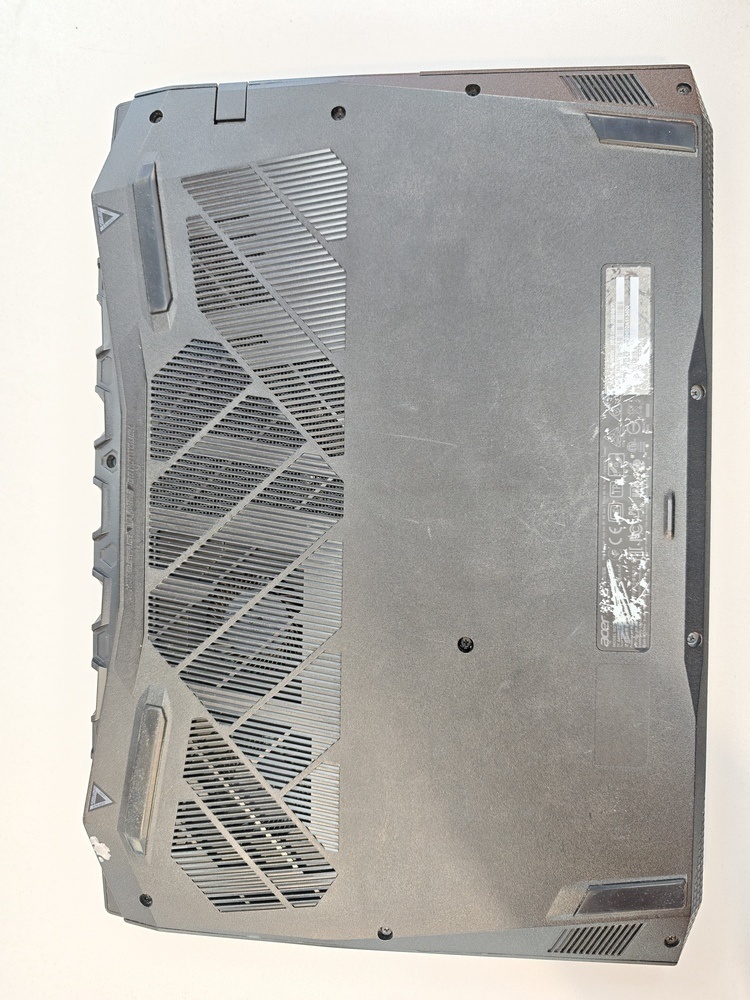 Ноутбук Acer; Ryzen 5 3550H, GeForce GTX 1650, 16 Гб, 1 Tb, Нет