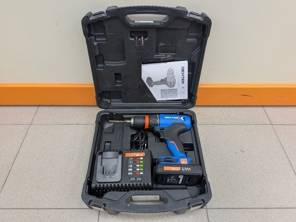 Шуруповерт Dexter 20VSD2-35RCA.1A;