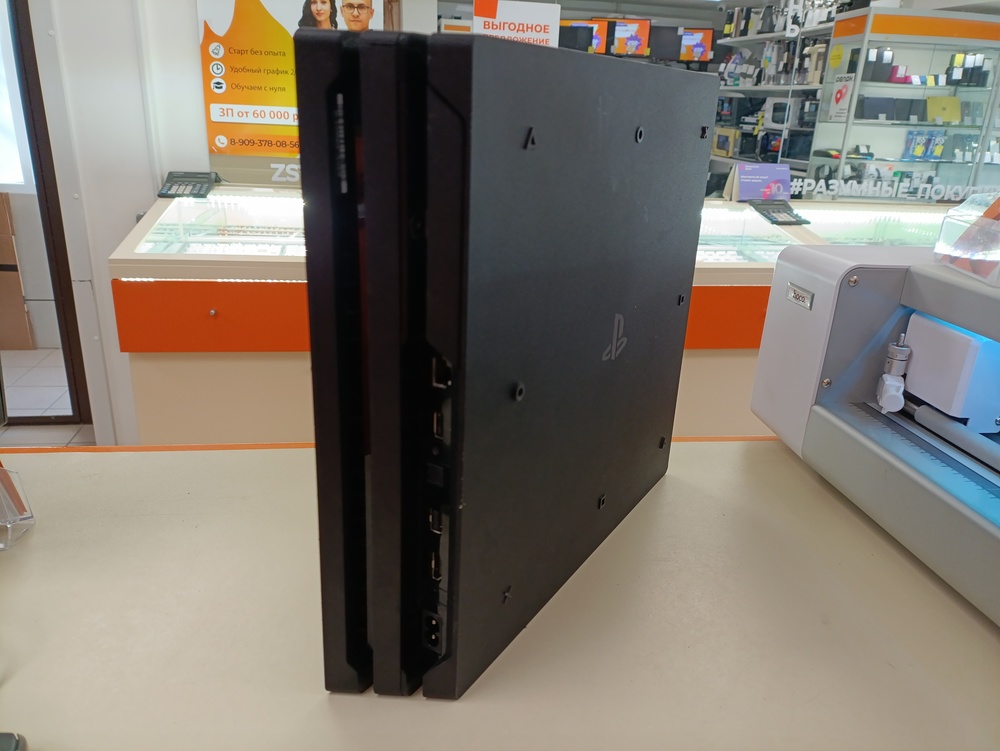 Игровая приставка PlayStation 4 Pro 1Tb