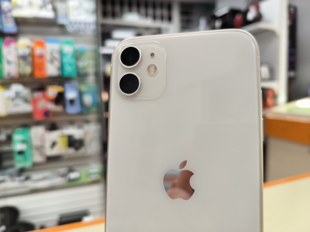 Смартфон Apple iPhone 11 128Gb