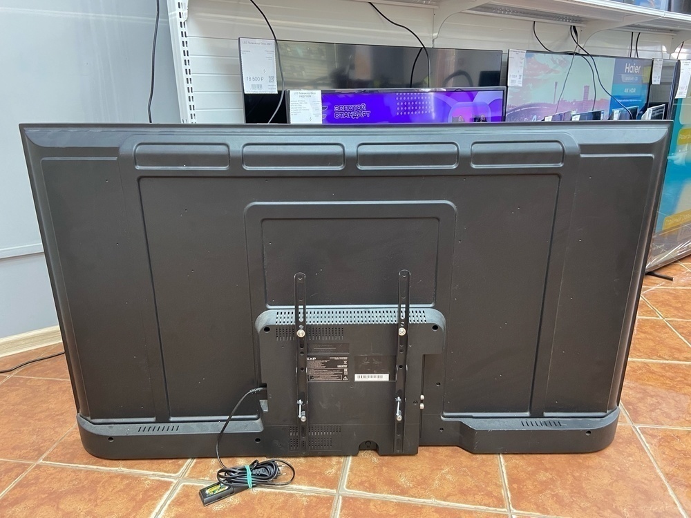 LED Телевизор Dexp 55UCS1