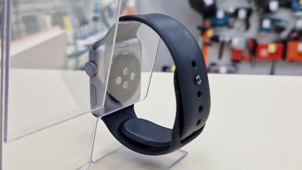 Смарт-часы Apple Watch Series 3 42 мм