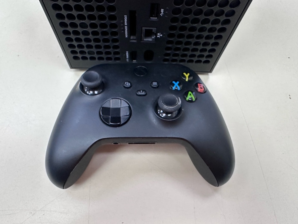 Игровая приставка Xbox Series X 1Tb