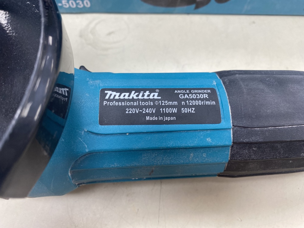 Угловая шлифмашина Makita GA5030R