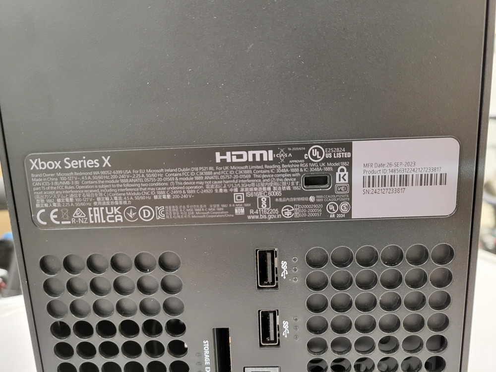 Игровая приставка Xbox Series X 1Tb