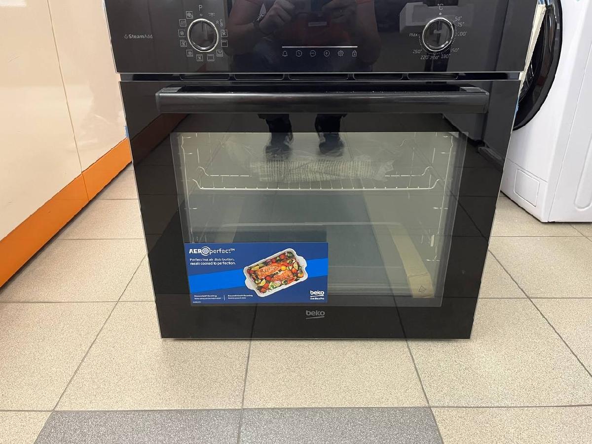 Духовой шкаф Beko BBIS17300BCS