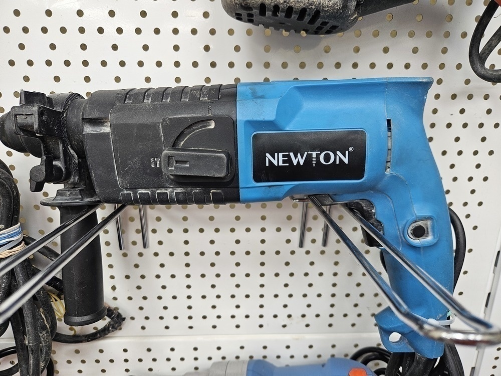 Перфоратор Newton NTP750A