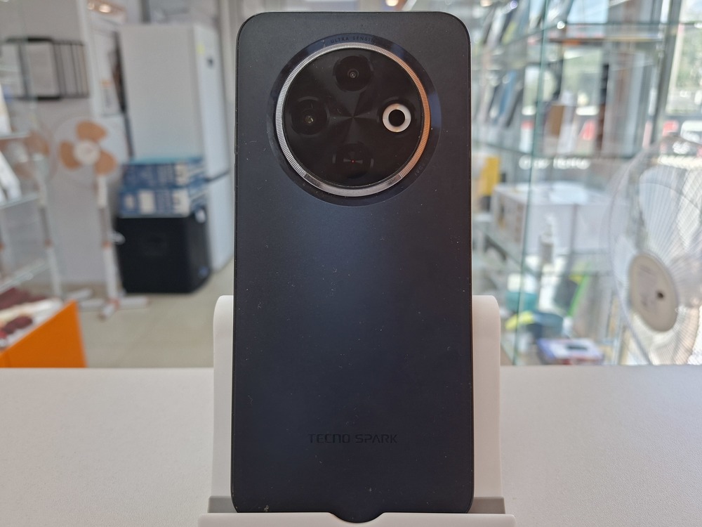 Смартфон Tecno Spark 30C 4/128