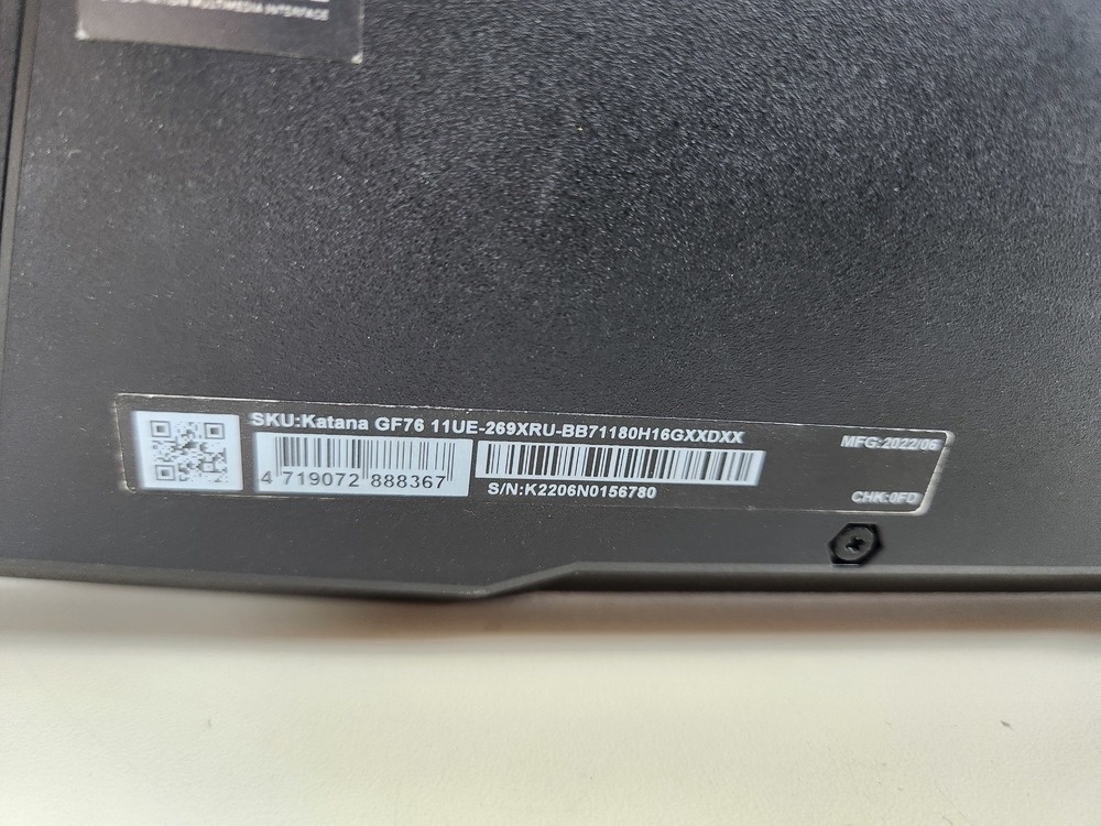 Ноутбук MSI; Core i7-11800H, GeForce RTX 3060, 16 Гб, 512 GB, Нет