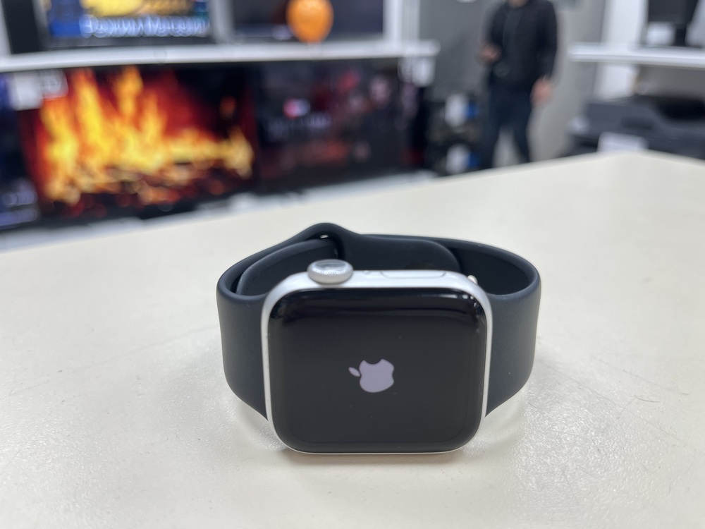 Смарт-часы Apple Watch Series 6 40mm
