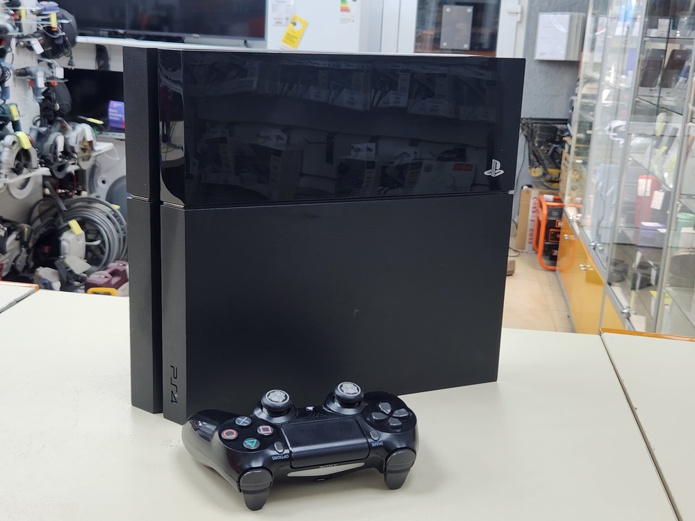Игровая приставка PlayStation 4 FAT 500GB