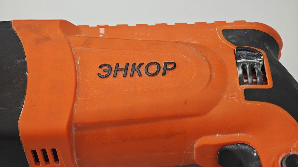 Перфоратор Энкор ПЭ-1050/30ЭР