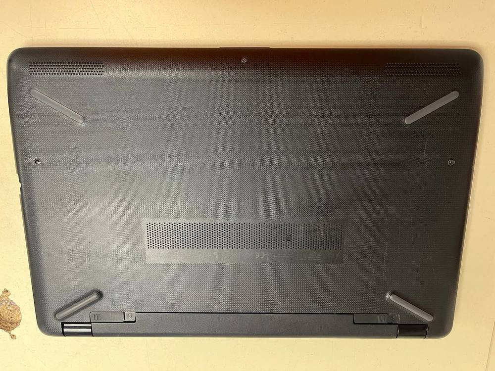 Ноутбук HP 15-bs184ur; Pentium 4417U, Intel HD Graphics 610, 4 Гб, 128 Гб, Нет