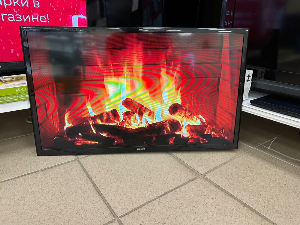 LED Телевизор Samsung UE32J4500AK