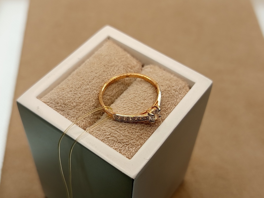 КОЛЬЦО С КАМНЯМИ (Au 585)