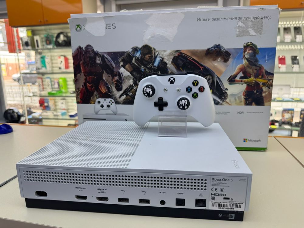 Игровая приставка Xbox One S 500Gb Игровая приставка Xbox One S 500Gb