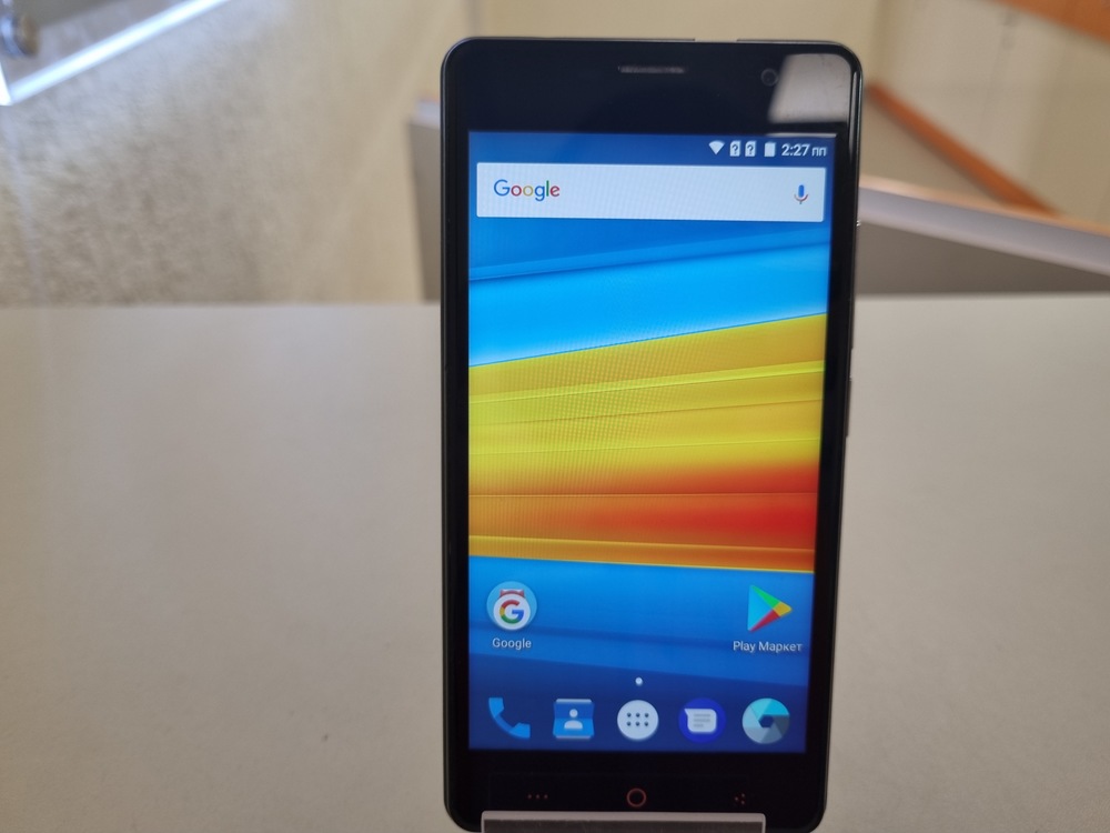 Смартфон Dexp ES950