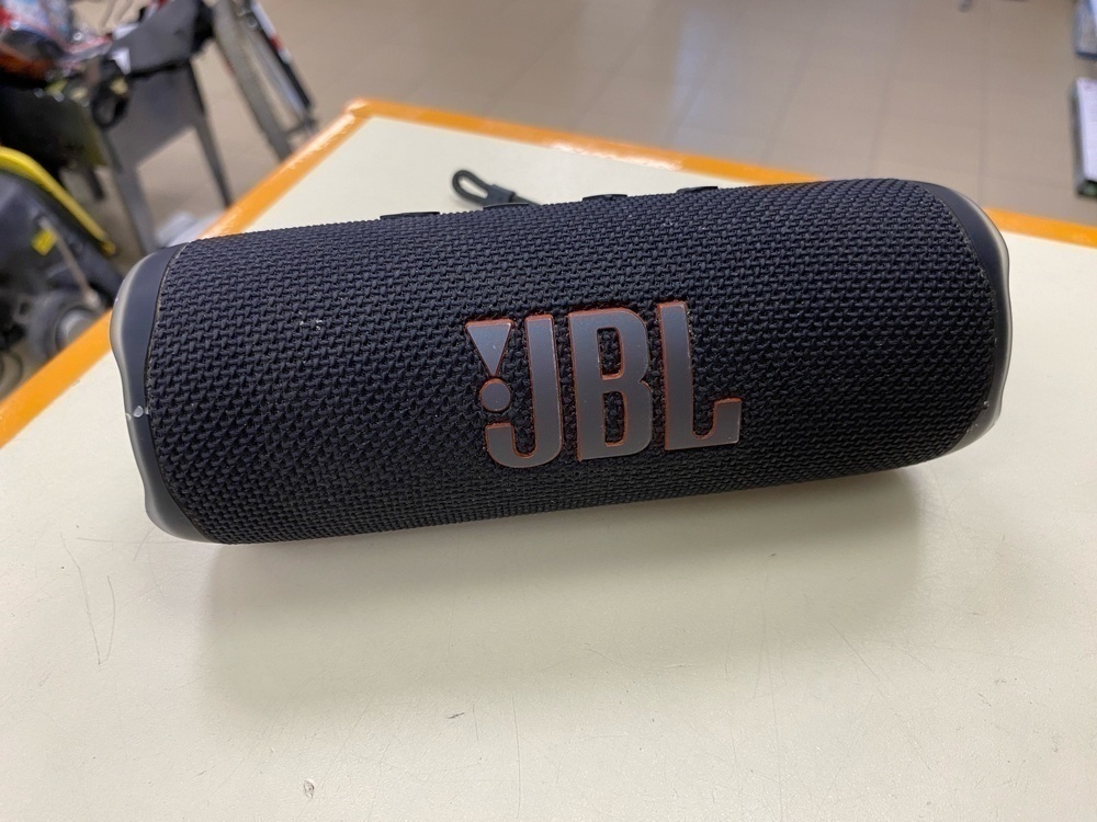 Портативная акустика JBL Flip 6;