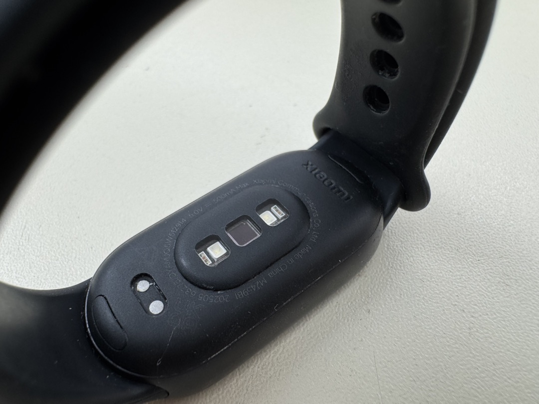 Фитнес-браслет Xiaomi Smart Band 10