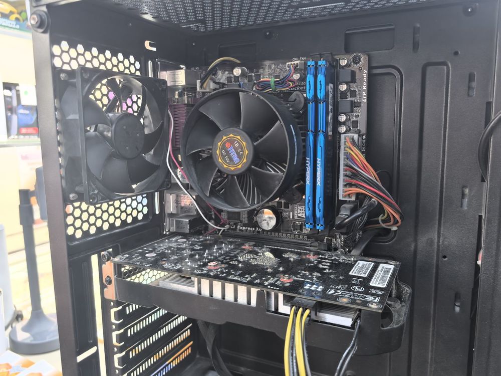 Системный блок Ginzzu; Xeon E3-1220 v3, GeForce GTX 1050 Ti, 16 Гб, Нет, 500 Гб