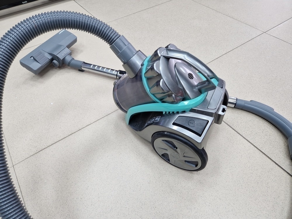 Пылесос Scarlett CS-VC80C03