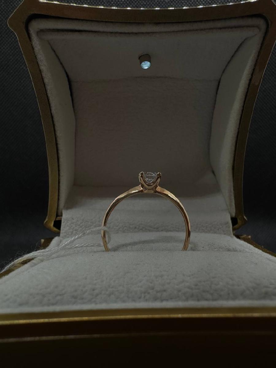 КОЛКМ585 КОЛЬЦО С КАМНЕМ (Au 585)