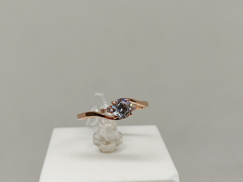 КОЛЬЦО С КАМНЯМИ (Au 585)