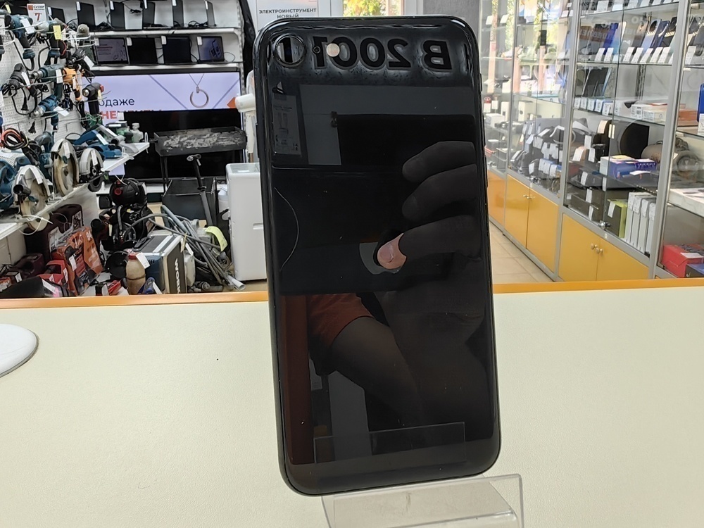 Смартфон Apple iPhone SE 2020 64Gb