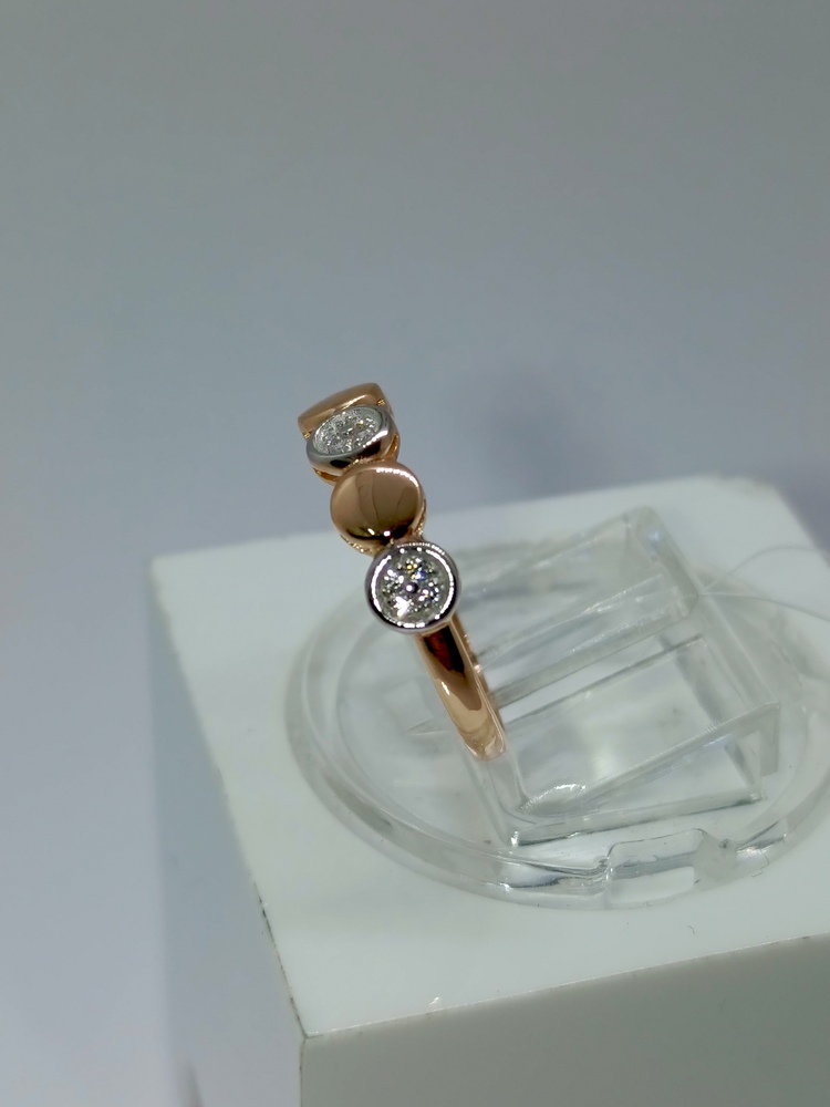 КОЛЬЦО С КАМНЯМИ (Au 585)