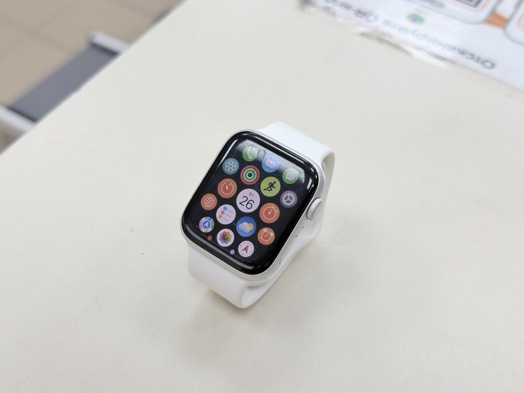 Смарт-часы Apple Watch Series 5 44 мм