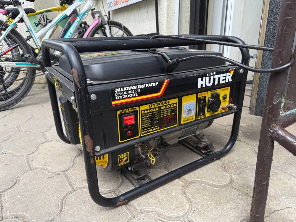 Бензогенератор Huter DY3000L