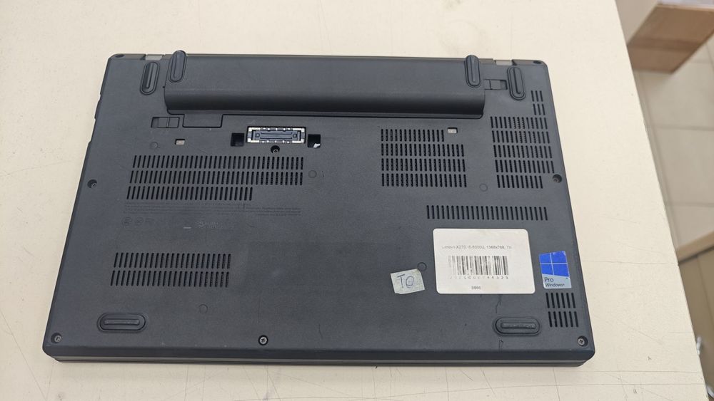 Ноутбук Lenovo ThinkPad X270; Core i5-6300U, Intel HD Graphics 520, 4 Гб, 120 Гб, Нет