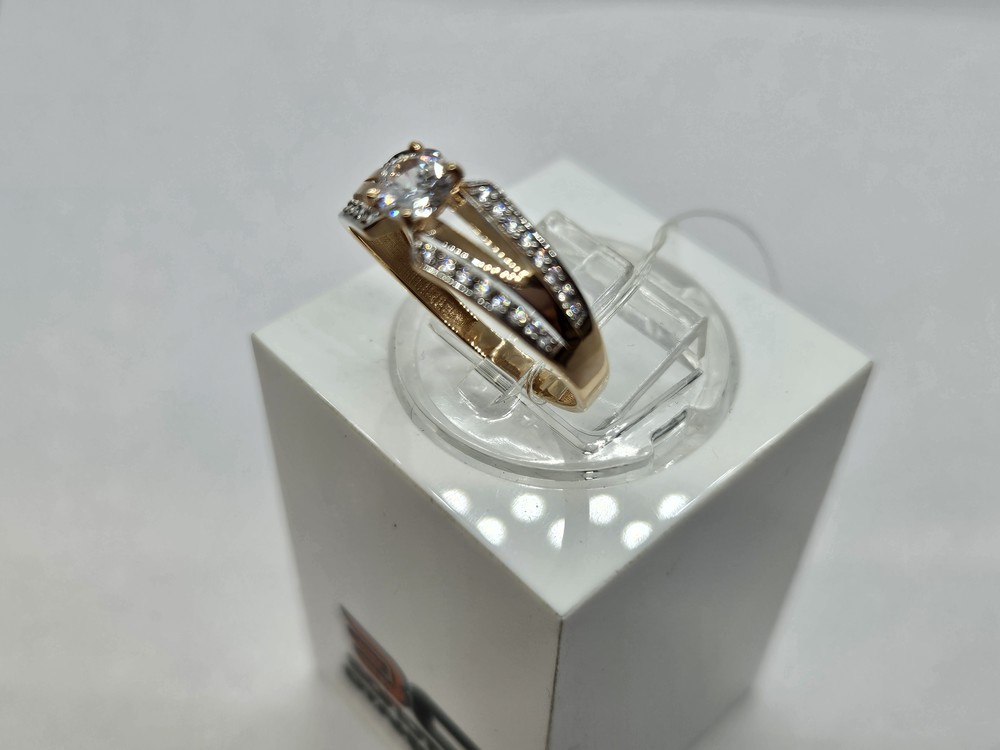 012172 КОЛЬЦО С КАМНЯМИ (Au 585)