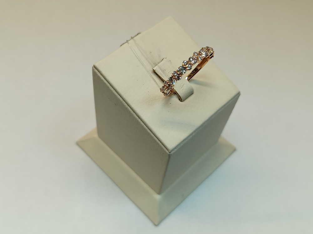 КОЛЬЦО С КАМНЯМИ (Au 585)