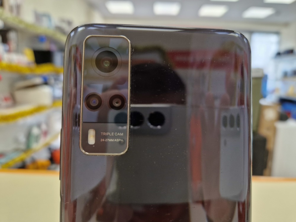 Смартфон Vivo Y31