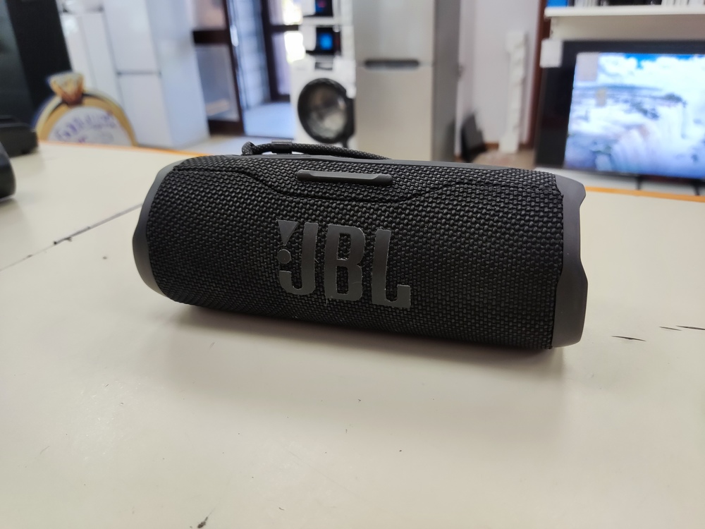 Портативная акустика JBL Flip 6;