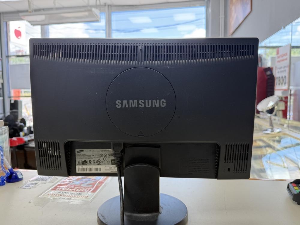 Монитор Samsung 943SN