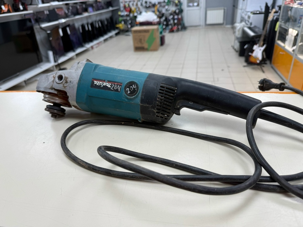 Угловая шлифмашина Makita 9069/230