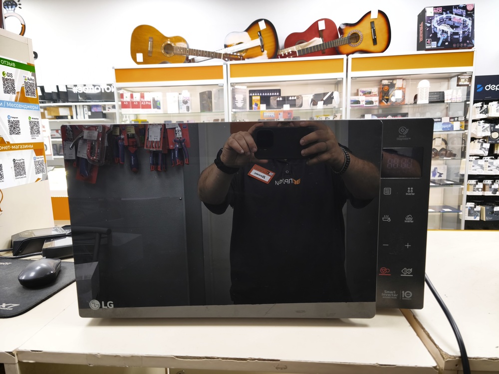Микроволновая печь LG MS2535GIS