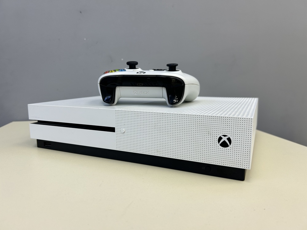 Игровая приставка Xbox One S 1TB